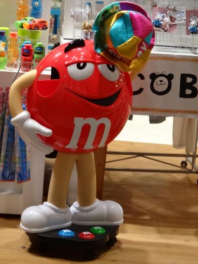 新千歳空港ビルを国際線ターミナル側に行っても色々なお店があります