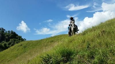 セブ島の大自然の中で乗馬：Seeking a new world 新しい世界を求めて