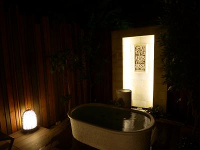 夏の優雅な伊豆旅行♪　Ｖｏｌ１０　☆伊豆高原：「ウブドの森」　夜食ラーメンと温泉を楽しむ♪