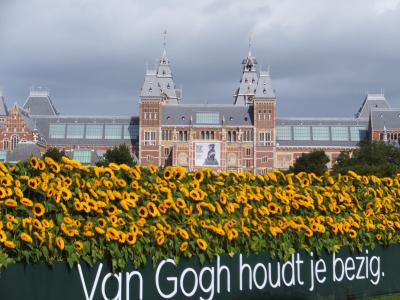 ゴッホさんの前のひまわり