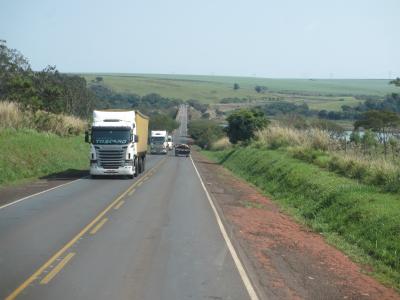 里芋２６トンを積んでパラナ州からサンパウロ州への納品
