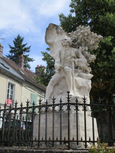 ジャンジャック ルソーのお墓のある村 ― パリ郊外 ドライブ②