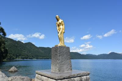 田沢湖・たつこ像　青い空に♪　　田沢湖周遊