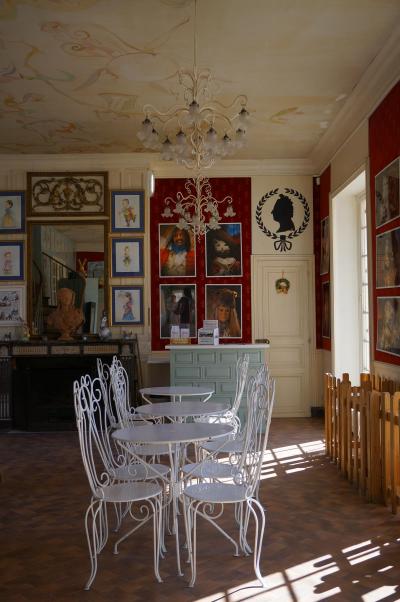 イル・ド・フランスの春　チェリープラムの並木道＆rinnmamaさん、ようこそ！　～イル・ド・フランス、パリ、ブルトイユ城 etc～