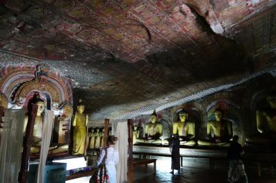 ダンブッラでスマホを落として割る