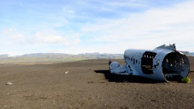 自然の大地アイスランドで滝と温泉とオーロラと羊ちゃん③（Deepな観光地～交通事故現場～世界で最も美しい渓谷）