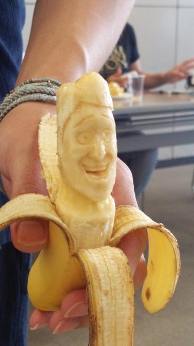 バナナ彫刻体験