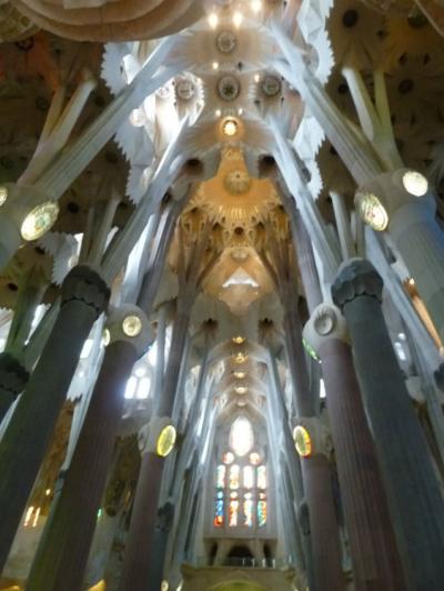 西へ西へ(4):圧倒的な存在感!サグラダ・ファミリアへ