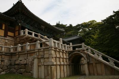 高麗文化が息づく慶州(キョンジュ)は、多くの仏教寺院が今に残る歴史の街