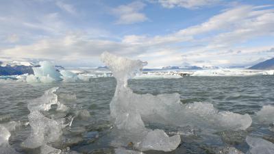 自然の大地アイスランドで滝と温泉とオーロラと羊ちゃん⑤（ヨークスアールロン氷河）