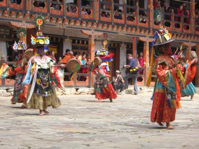 ブータン再訪（２）　ワンデュ・ポダン、ブムタン、ニマルン寺ツェチュ祭