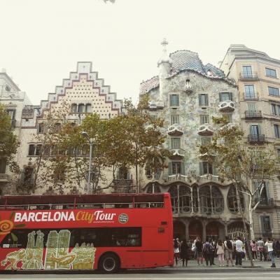 2015年10月、スペイン3週間。バルセロナ市内観光一発目。遊覧船乗ったりパセジグラシア～バルセロネタ散策。