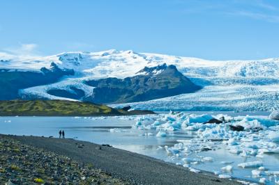 ぐるり一周！ 絶景アイスランド8日間⑤ へプン > ヴァトナヨークトル氷河 > ヨークルスアゥルロゥン > ヴィーク