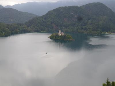 スロベニア、クロアチア、ボスニア・ヘルツェゴビナ旅行（2）ブレッド湖～曇り空の下の静かな湖畔