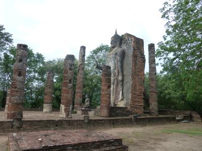 森の中の世界遺産、スコータイ西部地区へ