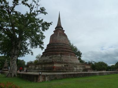 ごはんを食べたら、世界遺産スコータイ中央地区へ