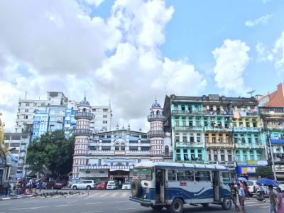 2015年10月 ヤンゴン スーレー周辺