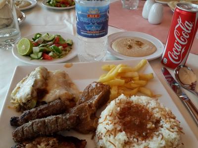 スエズ運河をみながらランチ♪