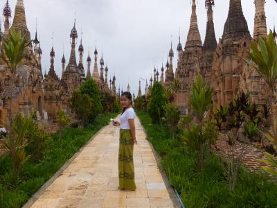 NACKさん　ミャンマーで仏像を拝む　５　カックー遺跡（インレー湖）