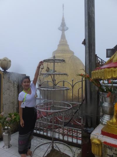 NACKさん　ミャンマーで仏像を拝む　９　ゴールデンロック（チャイティーヨー・パヤー）