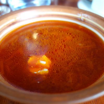 今日のランチはボルシチです。でも，感動する味ではありませんでした。