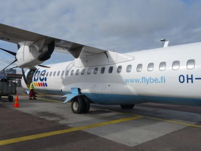 ATR 72-500 に乗りました。フランスとイタリアがつくった飛行機です。LED-HEL のFinnair AY166便です。