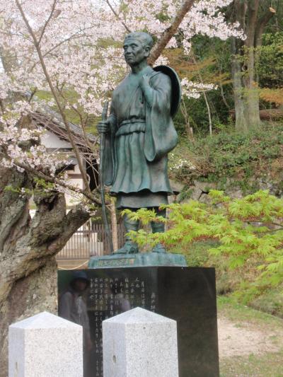 福島宿（16）では、続いて、おくの細道で芭蕉も訪れた、文智摺観音を参拝し飯坂温泉を散策（奥州古道歩き　No14--2）