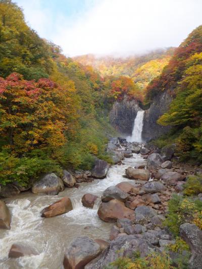 新潟県妙高の「苗名滝」から飯山市を通って津南温泉に。