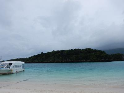 台風が消えた！天気が不安定な石垣旅①曇りでも青い！川平湾で貸切のグラスボート