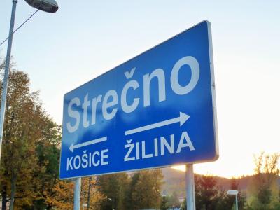 2015秋のスロバキア　19　ストレチュノ(Strečno)駅からジリナ(Žilina)へ