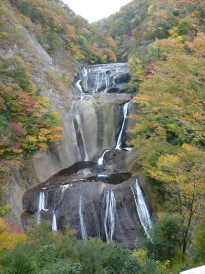 秋の袋田の滝、龍神大吊橋