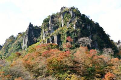 見頃を迎えた耶馬渓の紅葉