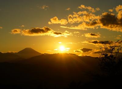 高尾山ハイキング　紅葉と夕焼け