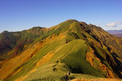 谷川主脈　日帰り縦走登山（電車・バス利用）