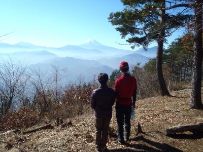 紅葉が終わりかけの百蔵山～日本三大奇橋の猿橋へ