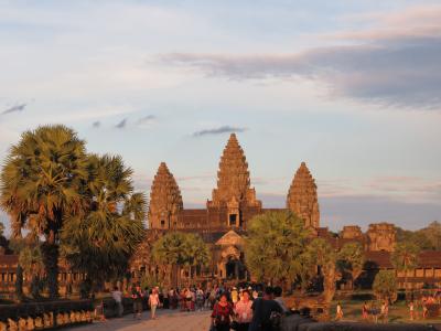 カンボジア 天空の寺院を訪ねて 2日目 その2 ～バンテアイ・クデイからアンコールワットへ～