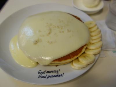 Good morning! Good pancakes! でパンケーキの朝食。ハワイに来ているみたい。