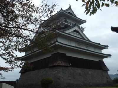 有馬館に宿泊して、早朝散歩で武家屋敷と上山城を見学