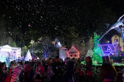 南の島に雪が降る − バギオのクリスマス・ヴィレッジを訪ねて ( Snow Falling in the Southern Island − Visiting Christmas Village in Baguio)