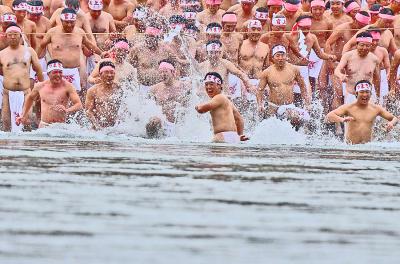 2015 奇祭「池ノ上みそぎ祭」（池ノ上裸祭）