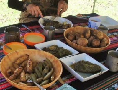 パチャマンカ（大地のナベ）　という伝統的な食事体験(^o^)／