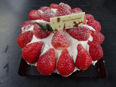 いちご狩りしたいちごを使ってクリスマスケーキ作り