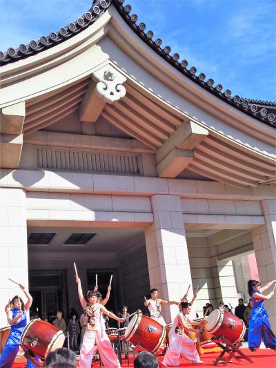 東博初詣-1　新年幕開け　和太鼓の響き　☆《批魅鼓》本館玄関前で演奏