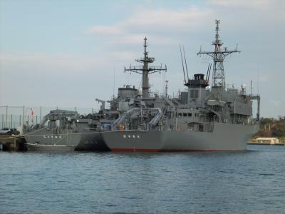 横須賀海軍カレーと軍港めぐり
