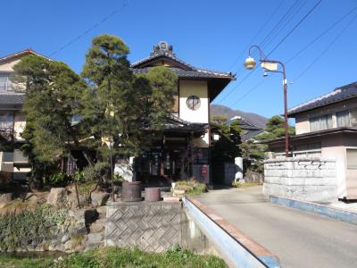 甲州勝沼ぶどうの丘ワイン買付、山梨市の古湯岩下温泉