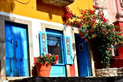 カラフルワールド～メキシコの風～Vol.2コロニアルシティ"グアナフォト"の街に咲く美し色のパレット