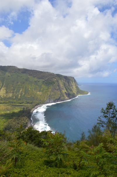 レンタカーで巡るハワイ島ぐるり1周旅　パート２～ファーマーズマーケットでお買い物、ワイピオ渓谷＆アカカフォールズ観光、ヒロを散策編～