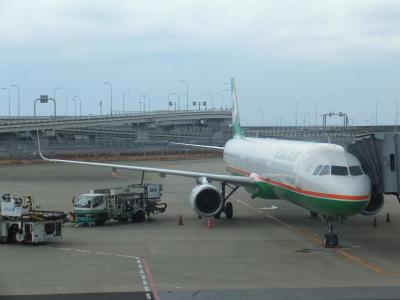 【B級グルメちょっと弾丸の旅】台湾【1】：エバー航空_フライト編（ANAラウンジ）関空～高雄