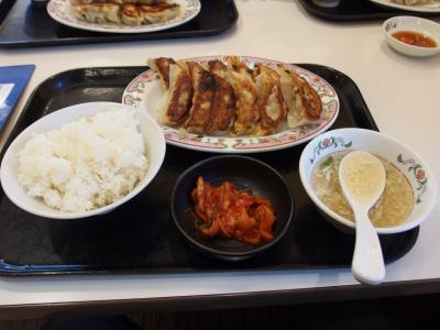 王将餃子に行ったら、3名とも餃子定食でした