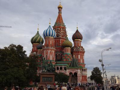 華麗なる王朝建築と「ソ連」&バルト海を臨む国々を巡る旅：ロシア・フィンランド・エストニア・デンマーク旅行【５】（2015年秋２日目４ 共産主義の象徴「赤の広場」）